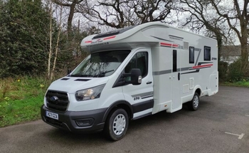 Rent this Roller Team motorhome for 4 people in Hampshire from £120.00 p.d. - Goboony
