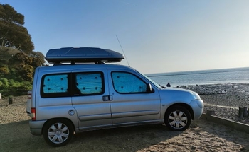 Rent this Citroën motorhome for 2 people in Greater London from £73.00 p.d. - Goboony