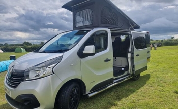 Rent this Renault motorhome for 4 people in Appleton Thorn from £80.00 p.d. - Goboony
