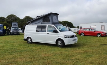 Rent this Volkswagen motorhome for 4 people in Castle Carrock from £87.00 p.d. - Goboony
