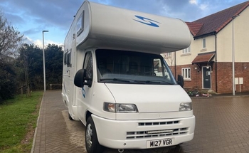 Rent this Fiat motorhome for 4 people in Newton Poppleford from £67.00 p.d. - Goboony