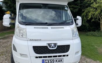 Rent this Peugeot motorhome for 2 people in Catfoss from £61.00 p.d. - Goboony