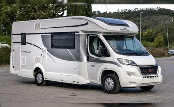 Rent this Roller Team motorhome for 6 people in West Sussex from £121.00 p.d. - Goboony