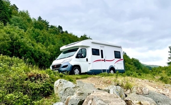 Rent this Fiat motorhome for 4 people in Buckinghamshire from £115.00 p.d. - Goboony