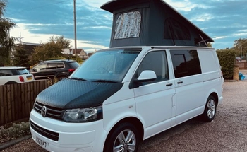 Rent this Volkswagen motorhome for 4 people in Longlevens from £85.00 p.d. - Goboony