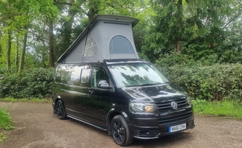 Rent this Volkswagen motorhome for 4 people in Hampshire from £120.00 p.d. - Goboony
