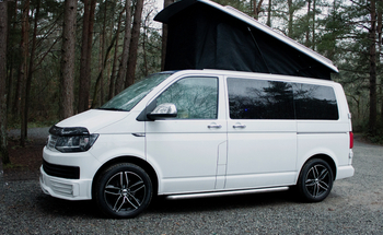 Rent this Volkswagen motorhome for 4 people in Surrey from £91.00 p.d. - Goboony