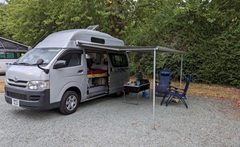 Rent this Toyota motorhome for 4 people in Harthill from £72.00 p.d. - Goboony