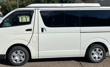 Rent this Toyota motorhome for 4 people in Crowle from £115.00 p.d. - Goboony