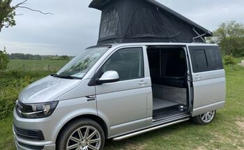 Rent this Volkswagen motorhome for 5 people in Essex from £103.00 p.d. - Goboony