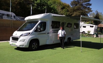 Rent this Peugeot motorhome for 6 people in Ince-in-Makerfield from £182.00 p.d. - Goboony