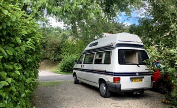 Rent this Volkswagen motorhome for 5 people in Greater London from £56.00 p.d. - Goboony