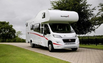 Rent this Sunlight motorhome for 6 people in Dollingstown from £210.00 p.d. - Goboony