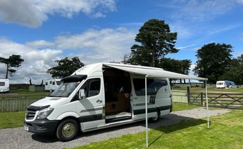 Rent this Mercedes-Benz motorhome for 4 people in County Durham from £79.00 p.d. - Goboony