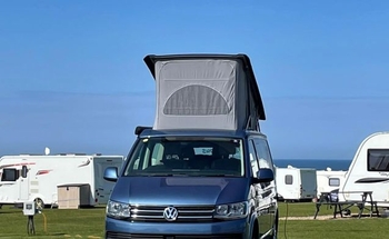 Rent this Volkswagen motorhome for 4 people in Lincolnshire from £97.00 p.d. - Goboony