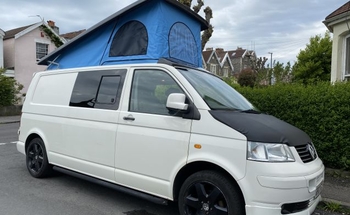 Rent this Volkswagen motorhome for 4 people in Bishopston from £68.00 p.d. - Goboony