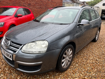 VW Golf, (2009)  Towing Vehicles for sale in South East