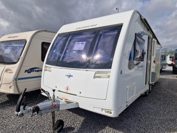 Lunar Quasar 674, 6 Berth, (2017) Used Touring Caravan for sale