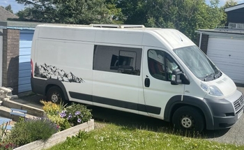 Rent this Fiat motorhome for 4 people in Edinburgh from £79.00 p.d. - Goboony