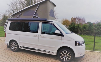 Rent this Volkswagen motorhome for 4 people in Long Crendon from £99.00 p.d. - Goboony