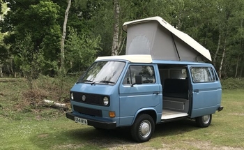 Rent this Volkswagen motorhome for 4 people in Hampshire from £70.00 p.d. - Goboony