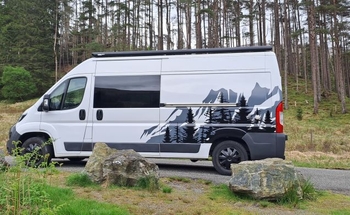 Rent this Peugeot motorhome for 3 people in North Lanarkshire from £139.00 p.d. - Goboony