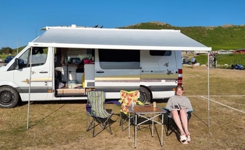 Rent this Mercedes-Benz motorhome for 4 people in Devizes from £152.00 p.d. - Goboony