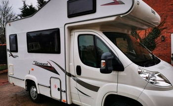 Rent this Peugeot motorhome for 4 people in Darlington from £97.00 p.d. - Goboony