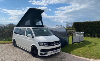 Rent this Volkswagen motorhome for 4 people in Denton from £109.00 p.d. - Goboony