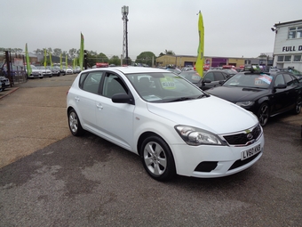 Kia Ceed, (2010)  Towing Vehicles for sale in Eastbourne