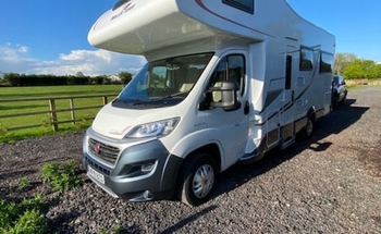 Rent this Roller Team motorhome for 6 people in Burbage from £158.00 p.d. - Goboony