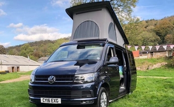 Rent this Volkswagen motorhome for 4 people in Kendal from £103.00 p.d. - Goboony