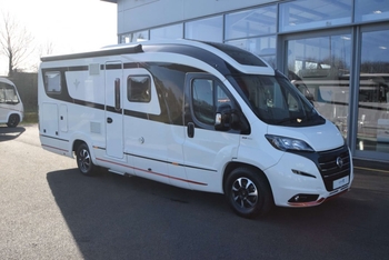 Niesmann & Bischoff 7.4 E, (2021) Used Campervans for sale in