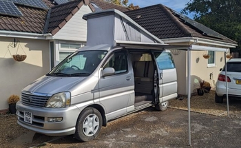 Rent this Toyota motorhome for 4 people in Bristol City from £79.00 p.d. - Goboony