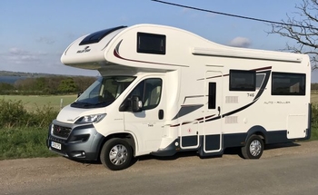 Rent this Roller Team motorhome for 6 people in Tolleshunt Knights from £97.00 p.d. - Goboony