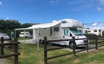 Rent this Fiat motorhome for 6 people in Hertfordshire from £145.00 p.d. - Goboony