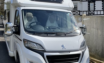 Rent this Peugeot motorhome for 6 people in East Sussex from £120.00 p.d. - Goboony
