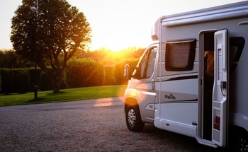 Rent this Elddis Majestic 155 motorhome for 4 people in Essex from £119.00 p.d. - Goboony