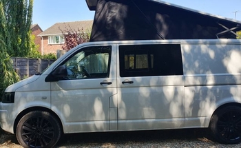 Rent this Volkswagen motorhome for 4 people in Shaw from £73.00 p.d. - Goboony