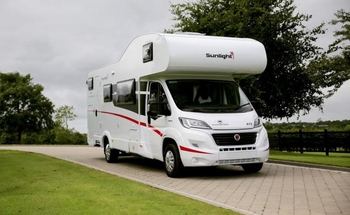 Rent this Sunlight motorhome for 6 people in Dollingstown from £210.00 p.d. - Goboony