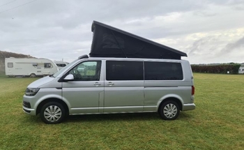 Rent this Volkswagen motorhome for 4 people in Hollingworth from £86.00 p.d. - Goboony