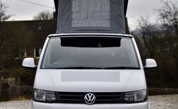 Rent this Volkswagen motorhome for 4 people in Hollingworth from £85.00 p.d. - Goboony