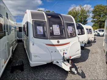 Bailey Unicorn Barcelona, 4 Berth, (2017) Used Touring Caravan for sale