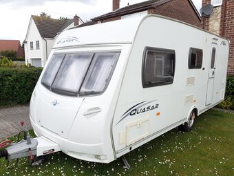 Lunar Quasar 524, 4 berth, (2009) Used - Good condition Touring Caravan for sale