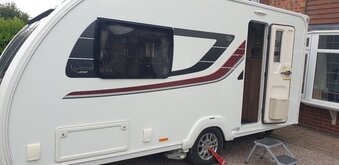 Swift Challenger 480, 2 berth, (2016) Used - Good condition Touring Caravan for sale