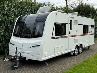 Bailey Unicorn Barcelona, 4 berth, (2018) Used - Good condition Touring Caravan for sale