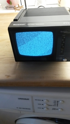 Benkson portable analogue mains TV 