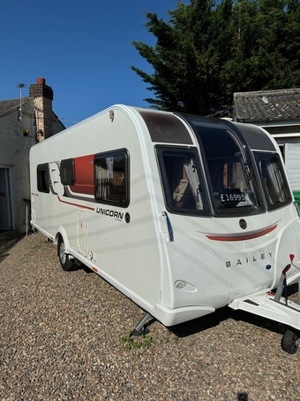 Bailey Unicorn Vigo 2016, 4 berth, (2016) Used - Good condition Touring Caravan for sale