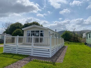 Willerby Avonmore, 4 berth, (2017) Used - Good condition Static Caravans for sale