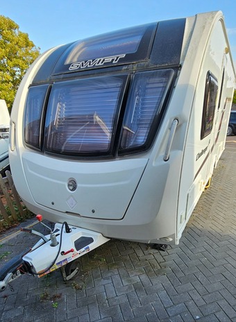 Swift CHALLENGER 580 SE, 4 berth, (2013) Used - Good condition Touring Caravan for sale